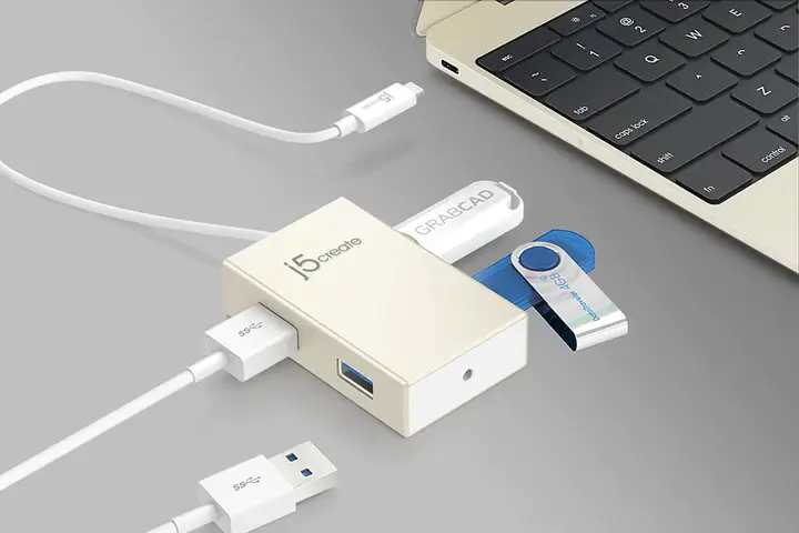 מתאם למחשב USB-C 4-Port Hub מבית J5CRATE